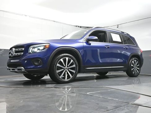 Used 2021 Mercedes-Benz GLB 250 w/ Premium Package image 37