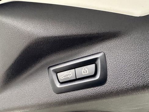 Used 2021 BMW X7 M50i w/ Executive Package image 44