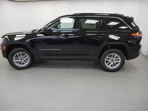 New 2026 Jeep Grand Cherokee Laredo AWD/4WD image 13