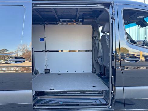 Used 2024 Mercedes-Benz Sprinter 2500 image 30