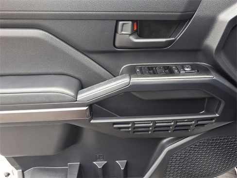 Used 2025 Toyota 4Runner SR5 image 12