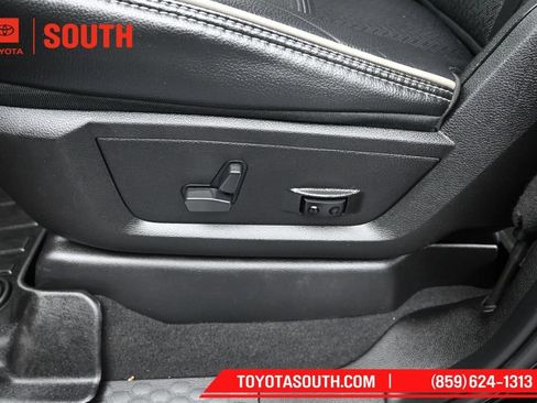 Used 2024 RAM 2500 Laramie AWD/4WD image 23