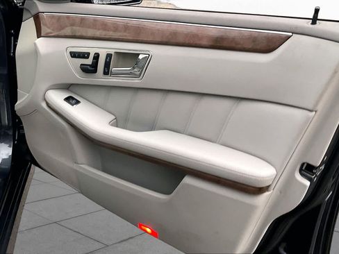 Used 2011 Mercedes-Benz E 350 Sedan image 22