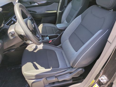 Used 2025 Chevrolet TrailBlazer LT AWD/4WD image 16