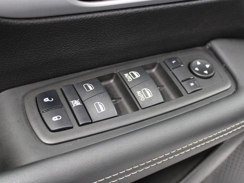Used 2024 Chrysler Pacifica Touring-L w/ S Appearance Package AWD/4WD image 65