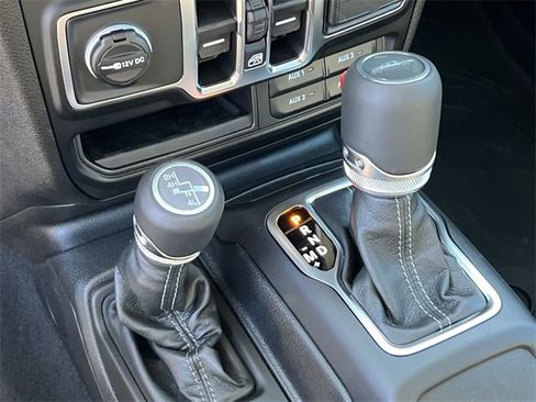 New 2025 Jeep Gladiator Sport image 23