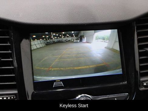 Used 2019 Chevrolet Trax LT w/ LT Convenience Package image 11