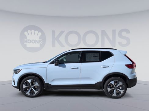 New 2026 Volvo XC40 B5 Plus w/ Protection Package Premier image 2
