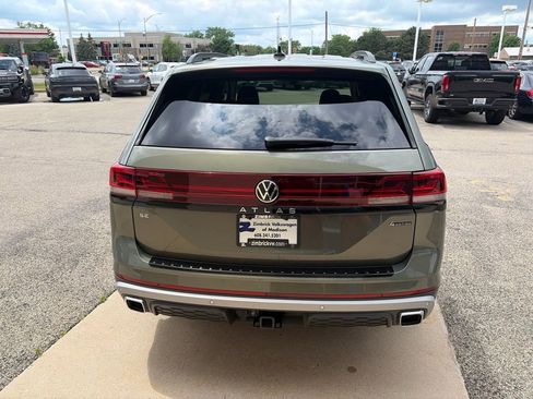 Certified 2024 Volkswagen Atlas Peak Edition SE AWD/4WD image 8