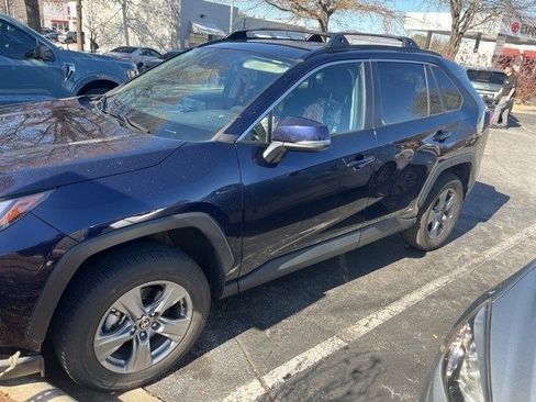 Used 2022 Toyota RAV4 XLE image 2