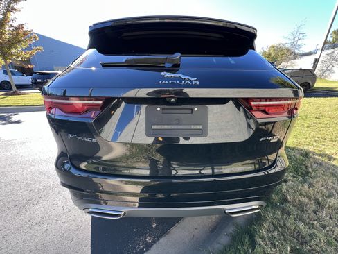 Certified 2022 Jaguar F-PACE R-Dynamic S image 6