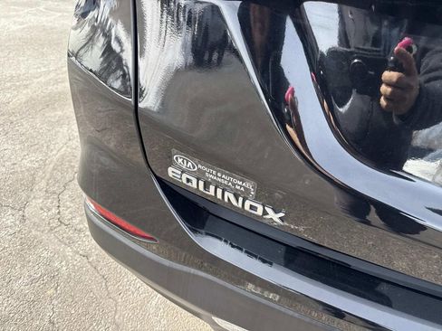 Used 2023 Chevrolet Equinox LT w/ Driver Convenience Package image 4