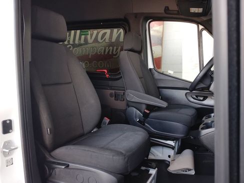 Used 2026 Mercedes-Benz Sprinter 2500 image 10