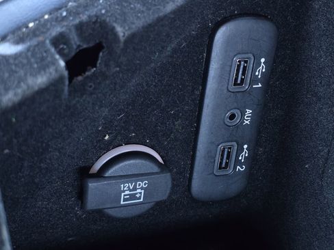 Used 2023 Dodge Challenger SXT image 16