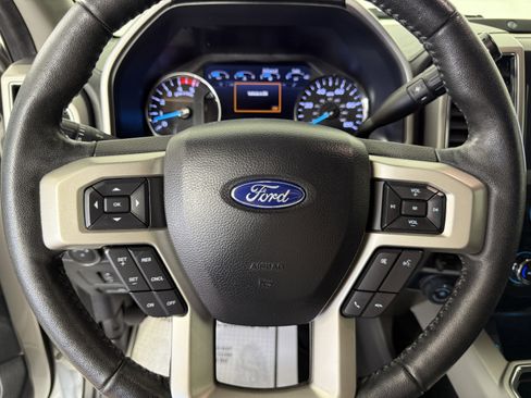 Certified 2020 Ford F250 Lariat w/ Chrome Package image 29