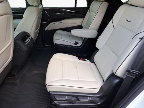 Certified 2024 Cadillac Escalade Sport w/ Heavy-Duty Trailer Package AWD/4WD image 12