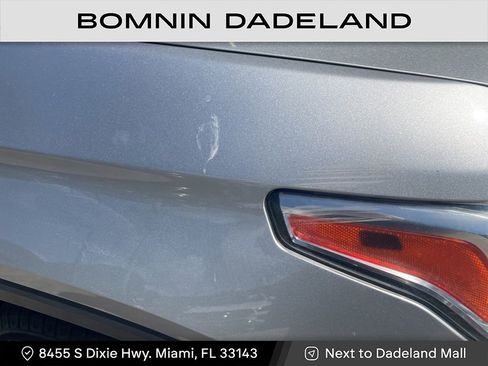 Used 2021 Chevrolet Traverse LS image 9