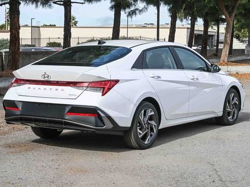 New 2026 Hyundai Elantra Limited image 4