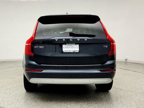 Used 2022 Volvo XC90 T5 Momentum w/ Advanced Package FWD image 6