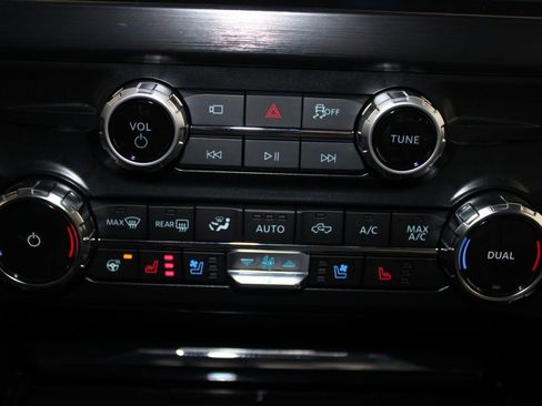 New 2026 Ford F250 Lariat w/ Black Appearance Package image 54