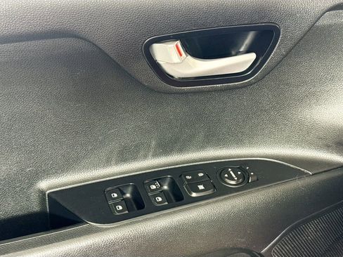 Used 2018 Kia Rio S image 18