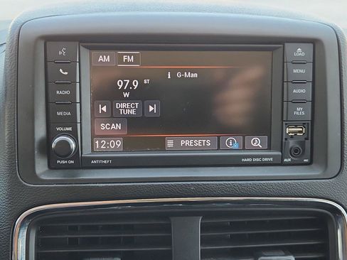 Used 2018 Dodge Grand Caravan SE FWD image 13