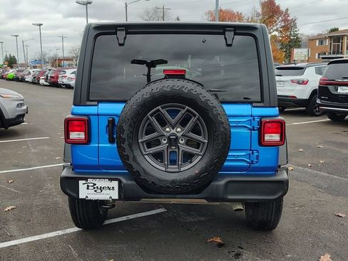 Used 2024 Jeep Wrangler Sport S image 31