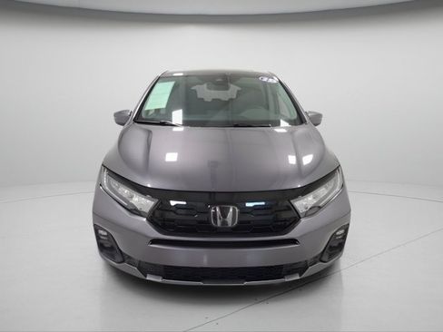 Used 2025 Honda Odyssey Touring image 2