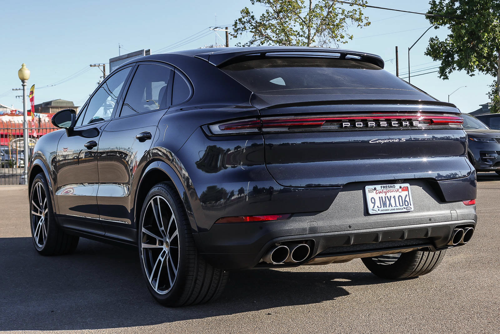 Used 2024 Porsche Cayenne S AWD/4WD image 7