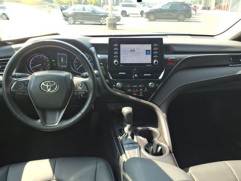 Used 2024 Toyota Camry SE FWD image 9