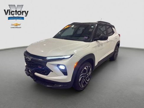 Used 2025 Chevrolet TrailBlazer RS image 3