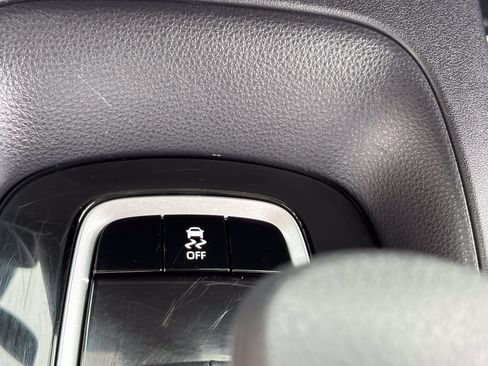 Used 2025 Toyota Corolla LE FWD image 36
