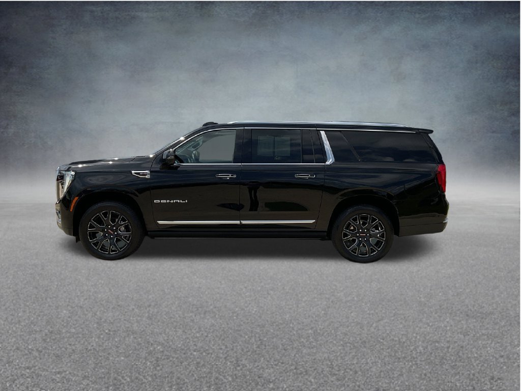 Used 2025 GMC Yukon XL Denali w/ Sun & Power Step Package AWD/4WD image 4
