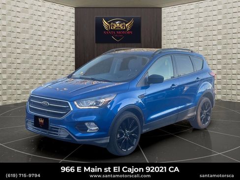 Used 2019 Ford Escape SE image 1