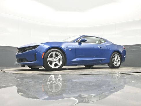Used 2021 Chevrolet Camaro LT RWD image 24