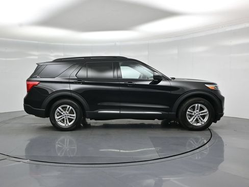 Certified 2023 Ford Explorer XLT w/ Equipment Group 202A RWD image 26