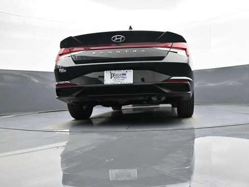 Used 2023 Hyundai Elantra SEL w/ Convenience Package image 25