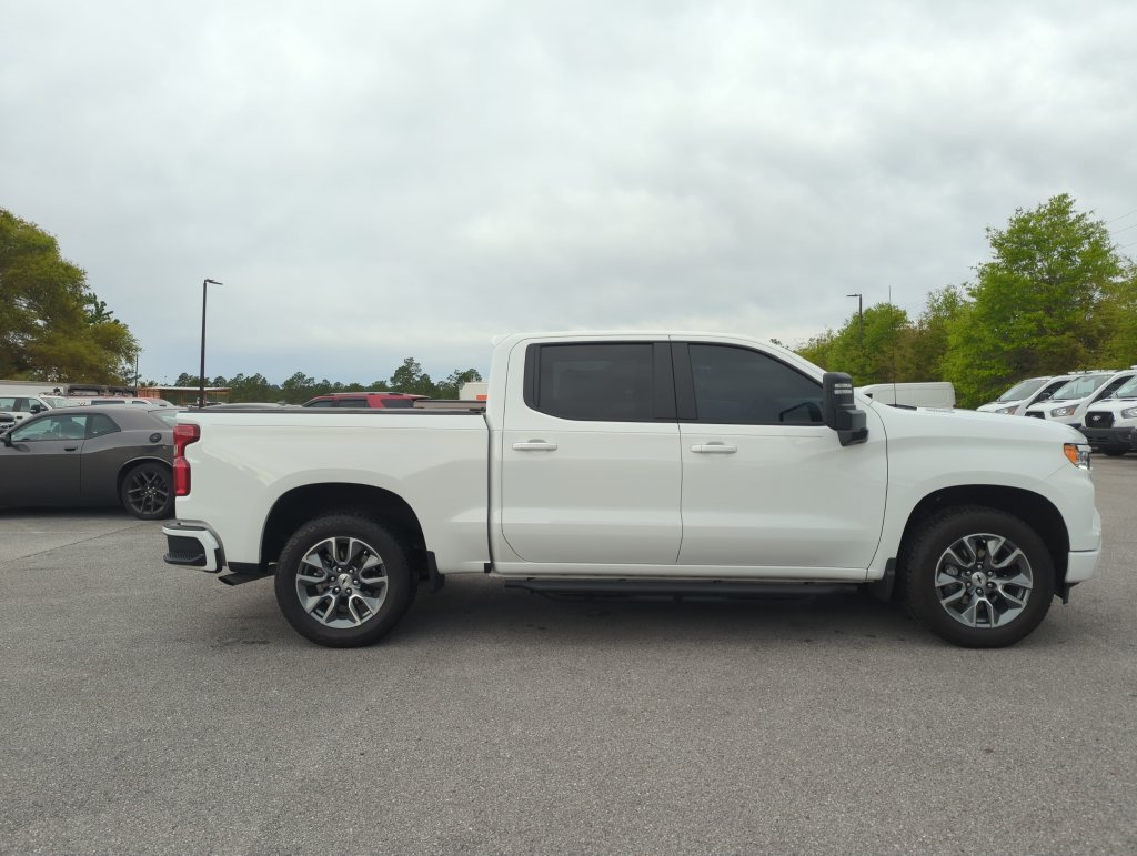Used 2025 Chevrolet Silverado 1500 RST w/ Max Trailering Package AWD/4WD image 3