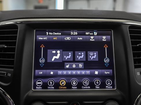 Used 2018 Jeep Grand Cherokee Limited w/ Luxury Group II AWD/4WD image 17