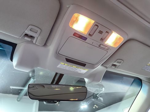 Used 2017 Subaru Outback 2.5i Limited image 27