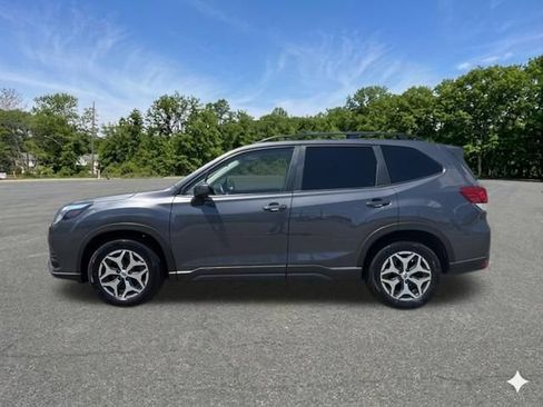 Used 2023 Subaru Forester Premium AWD/4WD image 5