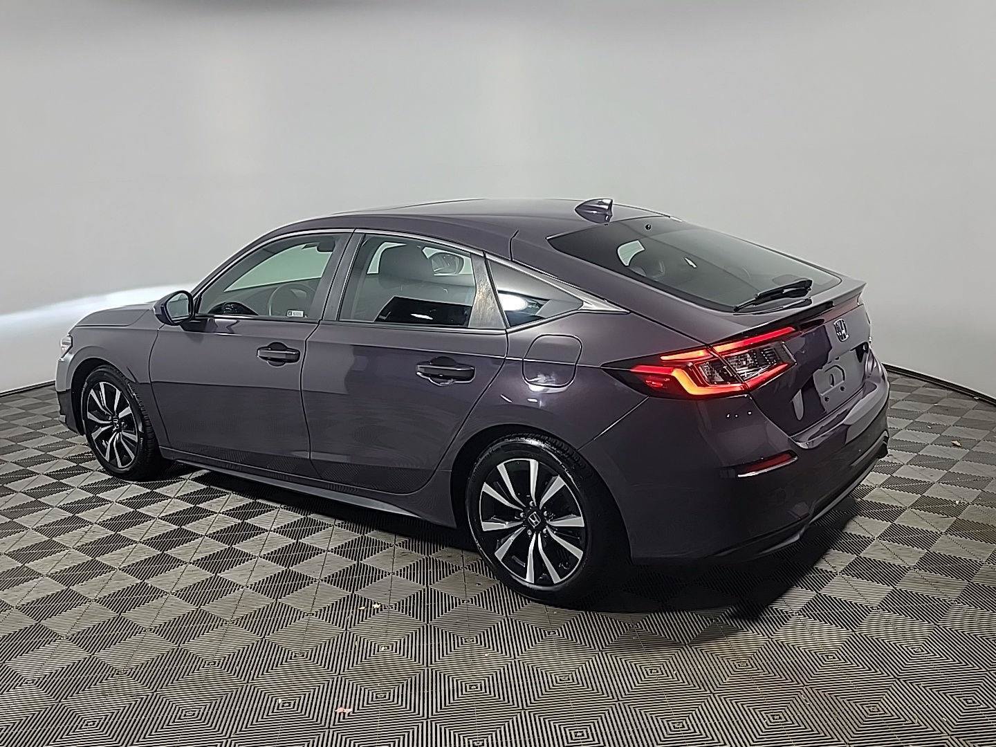Certified 2024 Honda Civic EX-L image 10