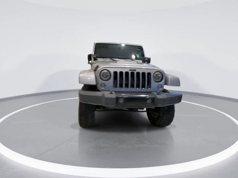 Used 2014 Jeep Wrangler Unlimited Sahara AWD/4WD image 3