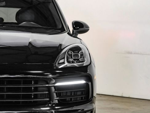Used 2019 Porsche Cayenne image 40