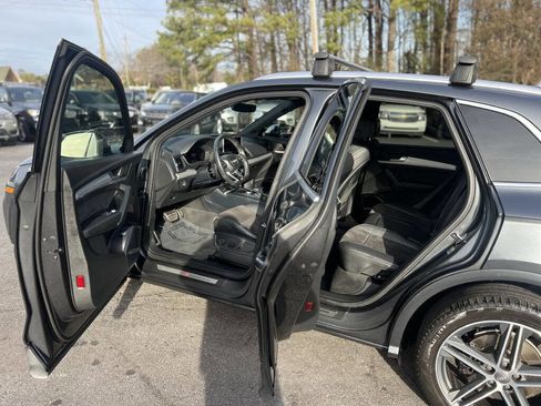 Used 2018 Audi SQ5 Premium Plus w/ Navigation Package image 9