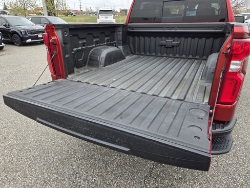 Used 2024 Chevrolet Silverado 1500 LT Trail Boss w/ LT Trail Boss Premium Package AWD/4WD image 9