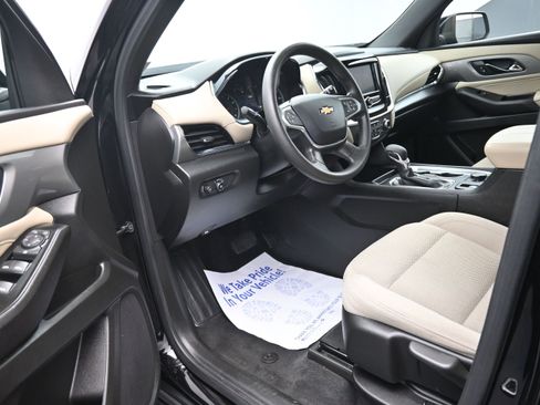 Used 2023 Chevrolet Traverse LS AWD/4WD image 9