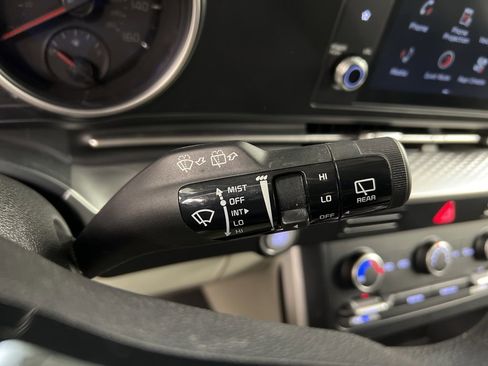 Used 2023 Kia Carnival LX image 19