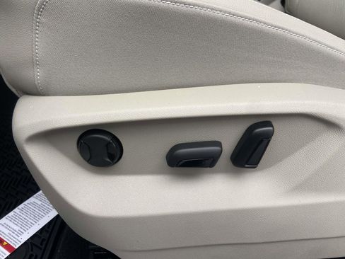 New 2026 Volkswagen Atlas SE FWD image 19