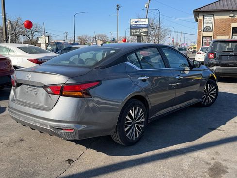 Used 2025 Nissan Altima 2.5 SV image 3